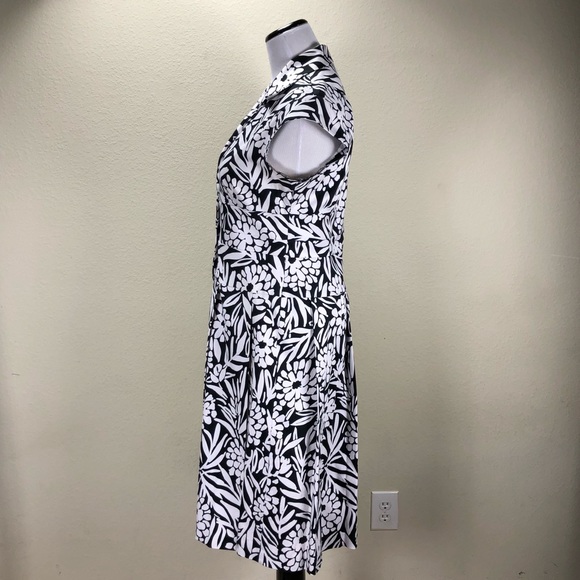 Dorby Black & White Floral Short Sleeve Midi Dress - Picture 3 of 7